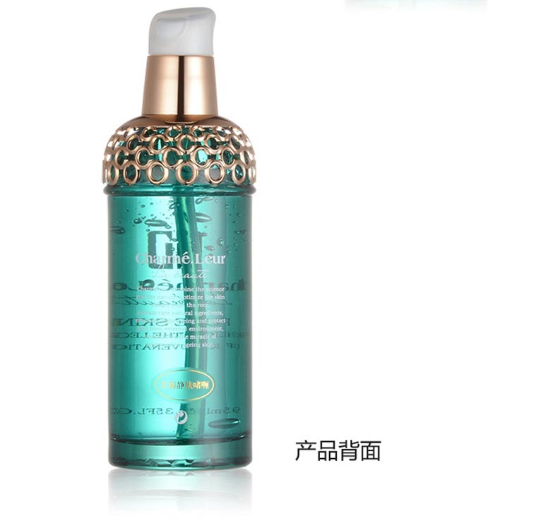 香蔓甘菊静肤啫喱柔润吸收，清爽不黏腻