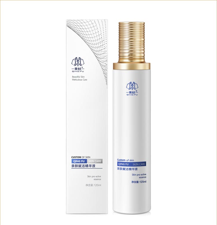 青蚨亲肤赋活精华液令肌肤保持水润净透。
