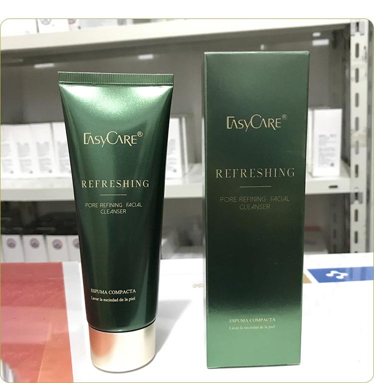 伊斯佳鲜肌净澈洁颜乳产品包装实拍图