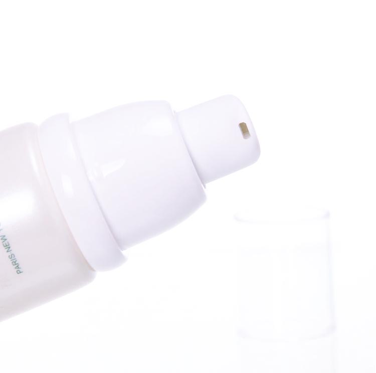 医肤基焕颜紧致洁面乳实拍图展示